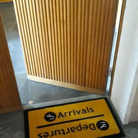 Camelia ゲストハウス イヴレーア