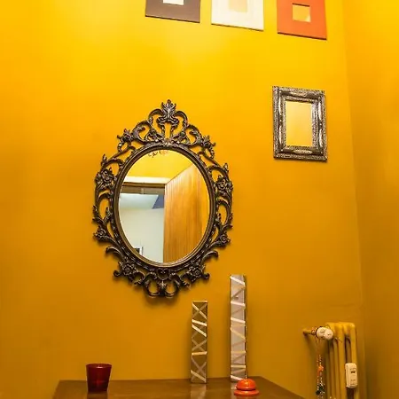 Camelia ゲストハウス イヴレーア